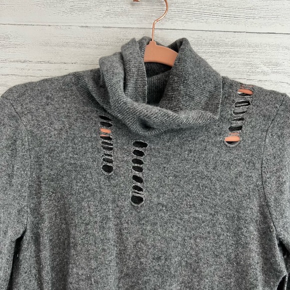 Pam & Gela Gray Destroyed Cashmere Blend Turtleneck Sweater Size S - Picture 5 of 10